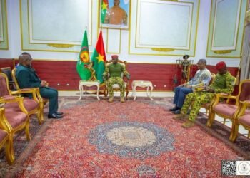 LIBERATION RÉELLE DE L’AFRIQUE : LE PRÉSIDENT DU FASO ÉCHANGE AVEC L’ANCIEN PRÉSIDENT JACOB ZUMA