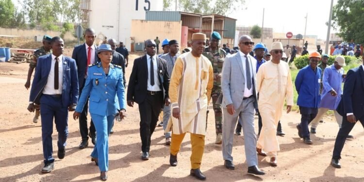 PÉNURIE D&rsquo;HYDROCARBURES AU MALI : LE PREMIER MINISTRE SUR LE TERRAIN POUR ACCÉLÉRER LA SORTIE DE CRISE