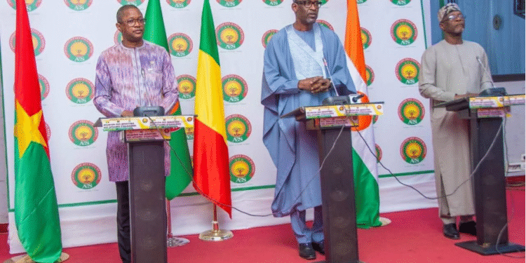 AVANCÉES DIPLOMATIQUES AU SEIN DE LA CONFÉDÉRATION AES : LES MINISTRES DES AFFAIRES ÉTRANGÈRES FONT LE POINT À OUAGADOUGOU