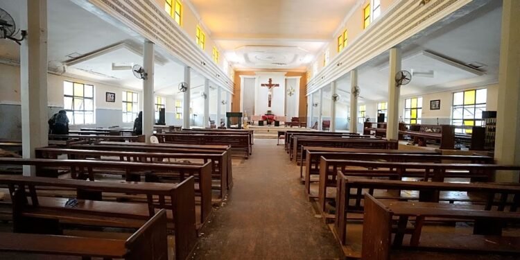 NIGERIA : ATTAQUE CONTRE UNE ÉCOLE CATHOLIQUE, ÉLÈVES ET MEMBRES PERSONNEL ENLEVÉS