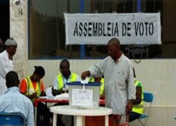 GUINÉE-BISSAU : LE PAYS DANS L’ATTENTE DES PREMIÈRES TENDANCES APRÈS UN DOUBLE SCRUTIN DÉCISIF