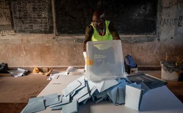 CENTRAFRIQUE : LE DÉPOUILLEMENT COMMENCE APRÈS UN SCRUTIN À ENJEUX MAJEURS