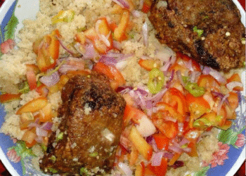 DE LA LAGUNE AUX ASSIETTES DU MONDE : LE VOYAGE DE L’ATTIÉKÉ