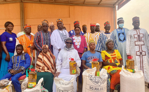 ELAN SOLIDARITÉ : L’ARRONDISSEMENT 7 DE OUAGADOUGOU OFFRE DES VIVRES À 300 PERSONNES 