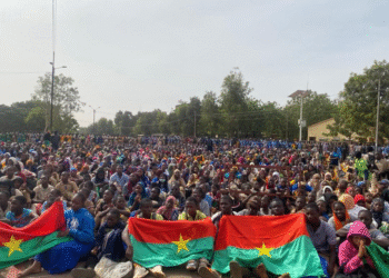 ÉDUCATION : LA JEUNESSE SCOLAIRE BURKINABÈ REND HOMMAGE AU LEADERSHIP NATIONAL ET RENFORCE SON ENGAGEMENT PATRIOTIQUE