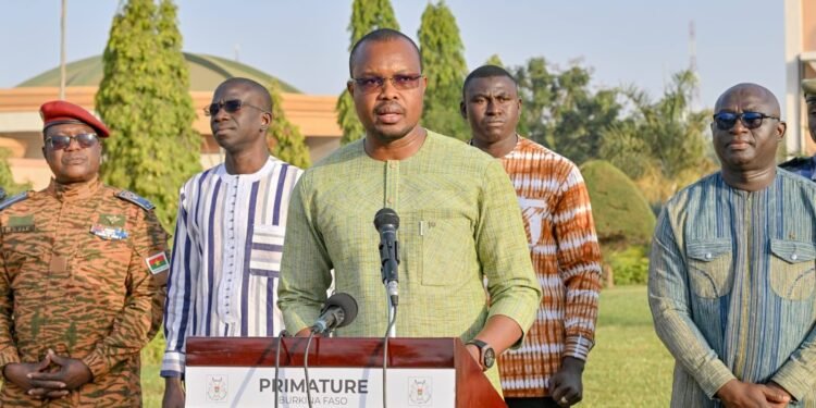 CÉRÉMONIE DE MONTÉE DES COULEURS À LA PRIMATURE : LE PREMIER MINISTRE TRACE LES PERSPECTIVES DE L’ACTION GOUVERNEMENTALE