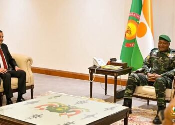 COOPÉRATION NIGER–ALGÉRIE : LE PRÉSIDENT TIANI ÉCHANGE AVEC LE MINISTRE ALGÉRIEN DES HYDROCARBURES