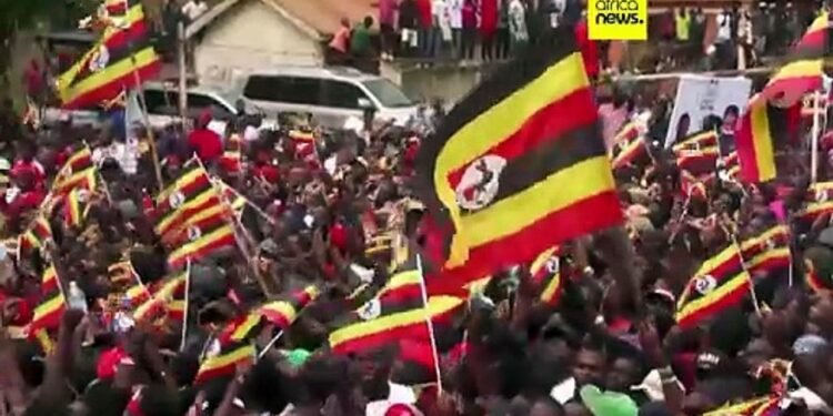 OUGANDA : LA JEUNESSE DESCEND DANS LA RUE POUR TOURNER LA PAGE MUSEVENI