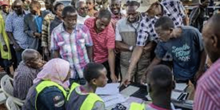 OUGANDA : MUSEVENI LARGEMENT EN TÊTE DE LA PRÉSIDENTIELLE