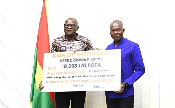 ÉLAN DE SOLIDARITÉ NATIONALE : DIÉBÉDO FRANCIS KERE REVERSE PLUS DE 18 MILLIONS F CFA AU FONDS DE SOUTIEN PATRIOTIQUE