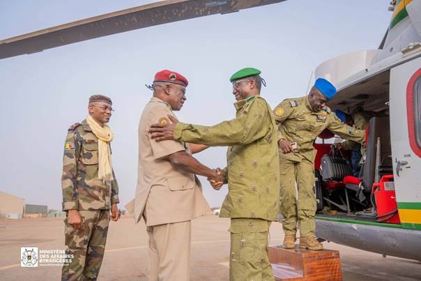 AES : OUAGADOUGOU ACCUEILLE LES DÉLÉGATIONS MALIENNE ET NIGÉRIENNE POUR LA RÉUNION MINISTÉRIELLE DE L’AES