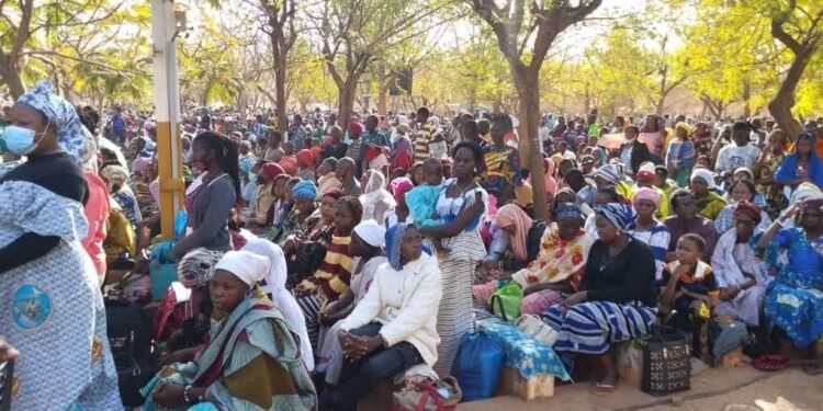 YAGMA : UNE MARÉE DE FIDÈLES POUR LA PAIX ET L’OUVERTURE DU JUBILÉ DES 125 ANS DE L’ÉGLISE À OUAGADOUGOU