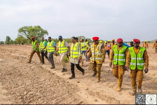 AUTOROUTE OUAGA-BOBO : LE DÉBLAYAGE BOUCLÉ, LE CHANTIER ENTRE DANS UNE NOUVELLE PHASE