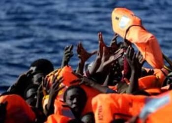 MÉDITERRANÉE CENTRALE : PLUS DE 50 MIGRANTS AFRICAINS SECOURUS PAR UNE ONG ITALIENNE