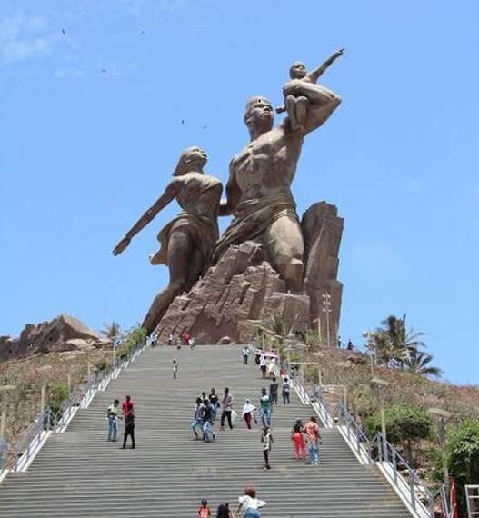 SÉNÉGAL : DAKAR ANTICIPE LE PAIEMENT DE SA DETTE POUR ÉVITER UNE CRISE FINANCIÈRE