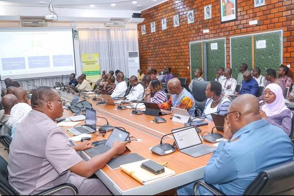 ÉCONOMIE ET FINANCES : PREMIÈRE REVUE SECTORIELLE ANNUELLE SOUS LE SIGNE DE LA PERFORMANCE