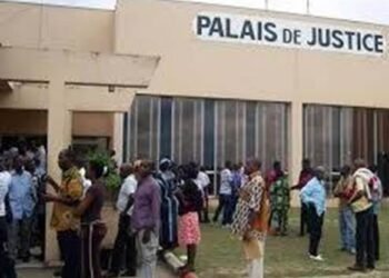 COUPURE DES RÉSEAUX SOCIAUX AU GABON : DES CITOYENS SAISISSENT LA JUSTICE