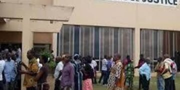 COUPURE DES RÉSEAUX SOCIAUX AU GABON : DES CITOYENS SAISISSENT LA JUSTICE