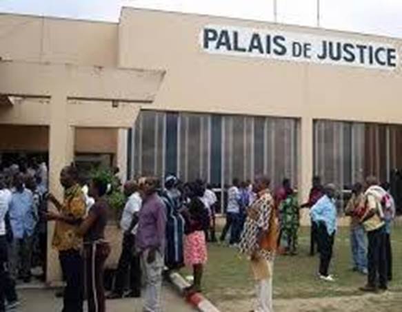 COUPURE DES RÉSEAUX SOCIAUX AU GABON : DES CITOYENS SAISISSENT LA JUSTICE
