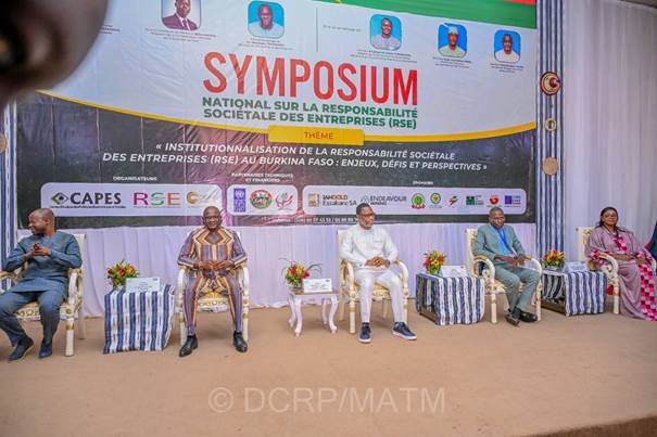 RSE AU BURKINA FASO : UN SYMPOSIUM NATIONAL POUR POSER LES FONDATIONS D’UN CADRE STRUCTURÉ