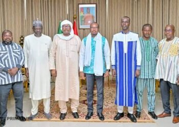 COORDINATION MÉDIATIQUE DANS L’AES : LES RÉGULATEURS REÇUS PAR LE PREMIER MINISTRE  BURKINABÈ