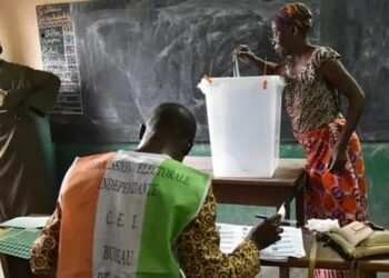 CÔTE D’IVOIRE : LE GOUVERNEMENT MET FIN À LA CEI ET OUVRE LA VOIE À UNE NOUVELLE ORGANISATION ÉLECTORALE