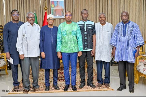 COMPÉTENCES DIPLOMATIQUE : LES ANCIENS AMBASSADEURS RÉAFFIRMENT LEUR ENGAGEMENT AU SERVICE DE LA DIPLOMATIE BURKINABÈ