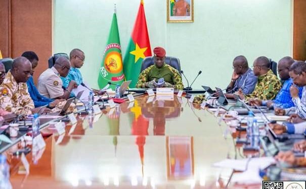CONSEIL DES MINISTRES : LE GOUVERNEMENT ANNONCE UN TAUX DE RECOUVREMENT DE 107 % ET CRÉE LE FONDS SOUVERAIN MINIER « SINIYAN-SIGUI »