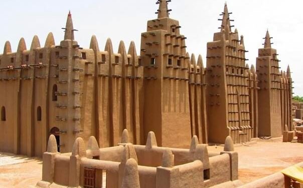 AFRICAN IDENTITIES : TOMBOUCTOU, LES MOSQUÉES QUI RACONTENT LA GRANDEUR INTELLECTUELLE DU MALI