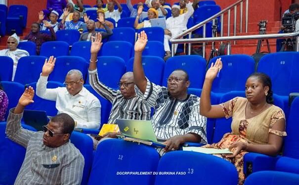 BURKINA : L’ALP ADOPTE À L’UNANIMITÉ LE PROJET DE LOI SUR LA RÉSERVE MILITAIRE
