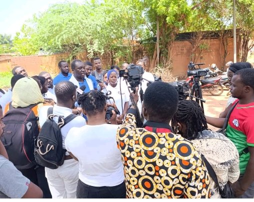 SALAIRES IMPAYÉS À BURKINA INFO : LES EMPLOYÉS MAINTIENNENT LA PRESSION ET FONT CONFIANCE À LA JUSTICE