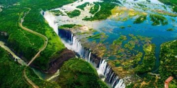 AFRICAN IDENTITIES : À LA DÉCOUVERTE DES MAJESTUEUSES CHUTES VICTORIA