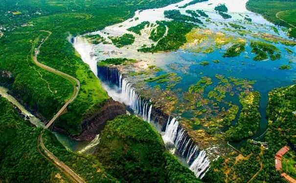 AFRICAN IDENTITIES : À LA DÉCOUVERTE DES MAJESTUEUSES CHUTES VICTORIA