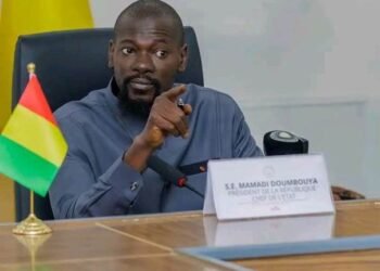 GUINÉE : DOUMBOUYA INTERDIT L’EXPORTATION DE L’OR BRUT ET IMPOSE SON RAFFINAGE À CONAKRY