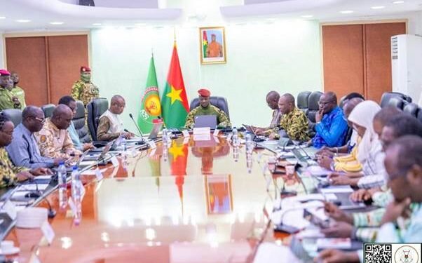 BURKINA FASO : ACADÉMIE TECHNOLOGIQUE, CIMENTERIE D&rsquo;ÉTAT ET SOUVERAINETÉ HUMANITAIRE AU MENU DU CONSEIL DES MINISTRES DU 2 JUILLET