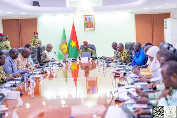 BURKINA FASO : ACADÉMIE TECHNOLOGIQUE, CIMENTERIE D&rsquo;ÉTAT ET SOUVERAINETÉ HUMANITAIRE AU MENU DU CONSEIL DES MINISTRES DU 2 JUILLET