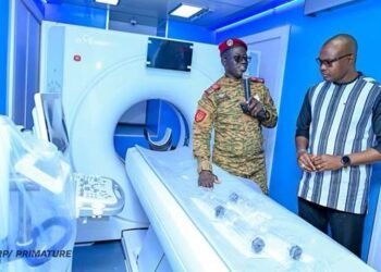 RENFORCEMENT DU SOUTIEN SANITAIRE AUX FORCES COMBATTANTES : QUATRE HÔPITAUX MOBILES REMIS AU MINISTÈRE DE LA GUERRE
