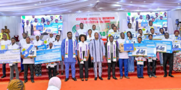 Concours national Hakili Mousso : 15 jeunes filles récompensées pour leur excellence scientifique