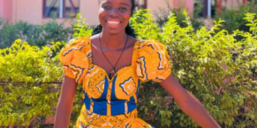 « L&rsquo;ÉTUDIANTE BATTANTE », QUAND UNE JEUNE BURKINABE PROUVE QUE L&rsquo;ON PEUT TOUT MENER DE FRONT